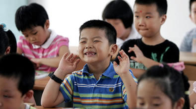 孩子上课特别会讲话怎么办